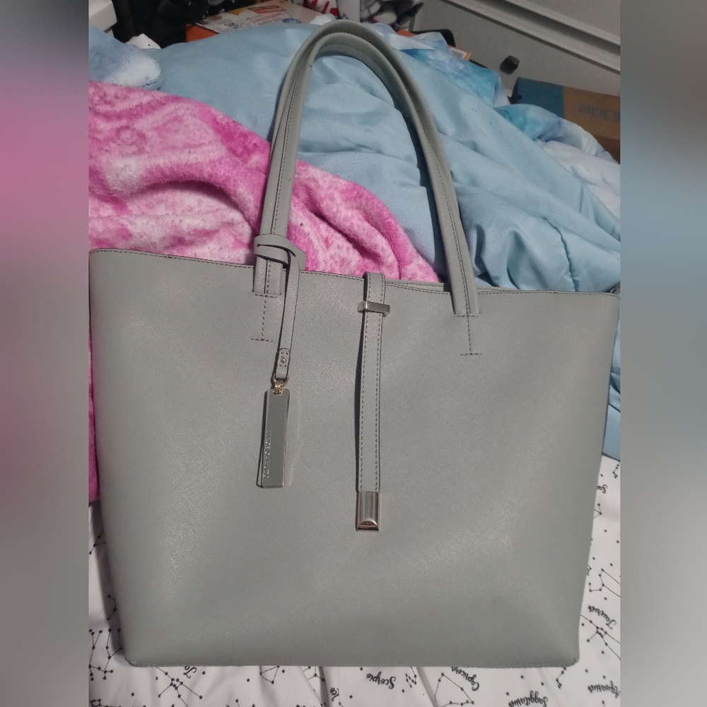 Vince camuto leila tote